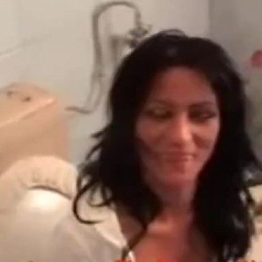 Amateur Jill Blowjob in bathroom