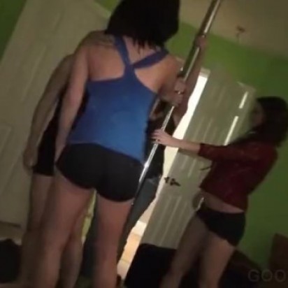 Wild sluts giving pool dance at sexparty
