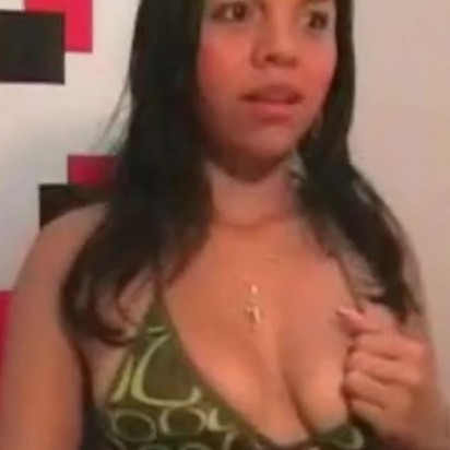 Beautiful Latina Teen Naked on Webcam