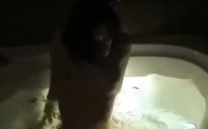 GF in hot tub sucking cock
