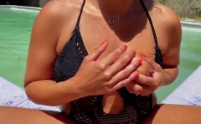 French MILF Gives an Amazing Blowjob by the Pool | CAM4