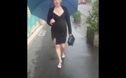 Flash dick rain public umbrellla