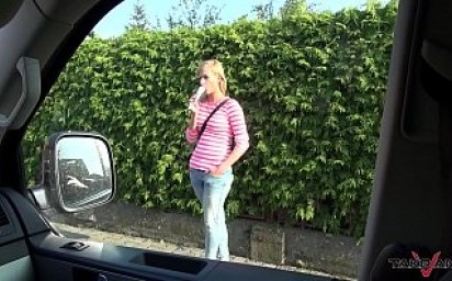 Raw fuck for skinny blonde before kick her out of driving van