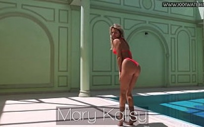 Very hot Russian pornstar by the pool Mary Kalisy