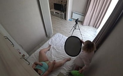 Hidden camera spy on two mature BBWs behind the scenes. Chubby girlfriends shoot sex tape at home on the bed. Fetish.