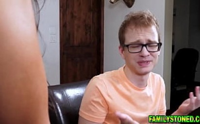 Nerd stepson cums hard as his stepmom and stepsister fucks his dick