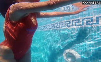 Hottest underwater masturbation with Amelie Bruna