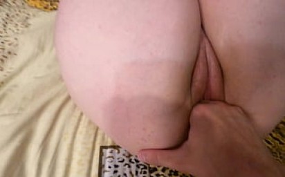 girlfriend's first fisting and immediately strong orgasm, real homemade