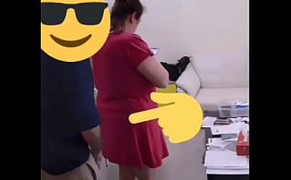 Friend making delivery rubs and Dick flash to surprise nervios big tit bbw wife