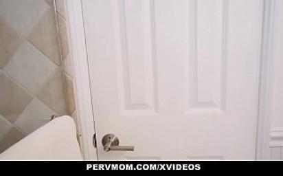 PervMom - Hot Blonde Stepmom (Aaliyah Love) Seduces And Fucks Stepson
