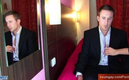 Real straight french Banker guy get wanked by a guy !